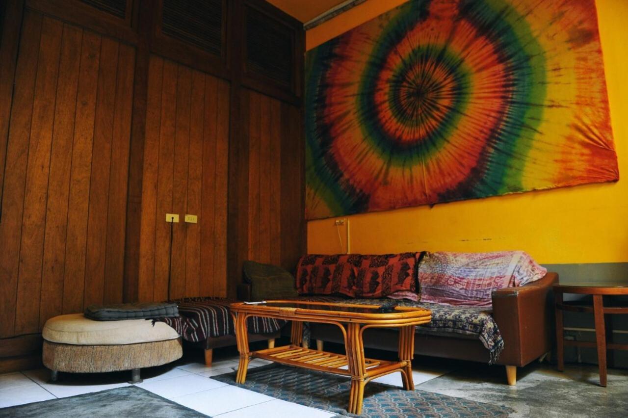 Rainbow Wave Surfing Hostel Старе місто Хенчун Екстер'єр фото